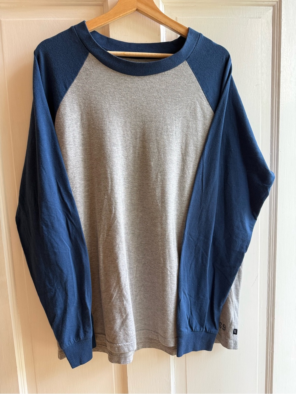 GAP Raglan Crewneck Sweater - Navy & Gray